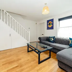 Holiday home Flash Sale Free Parking I Next To I 2 Bedroom Mews House, Brighton
