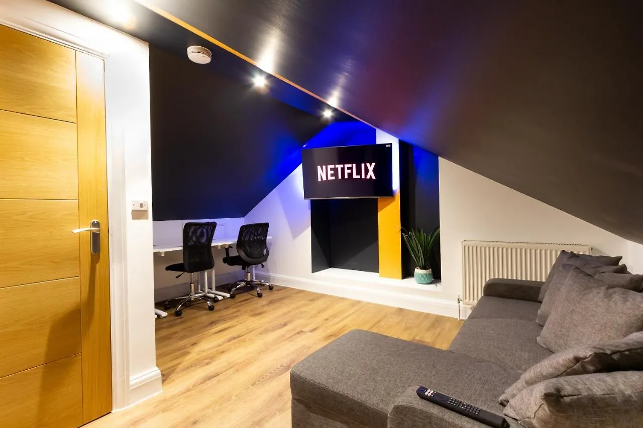 Bright Cheery 4 Bd Apartment By Brighton Station